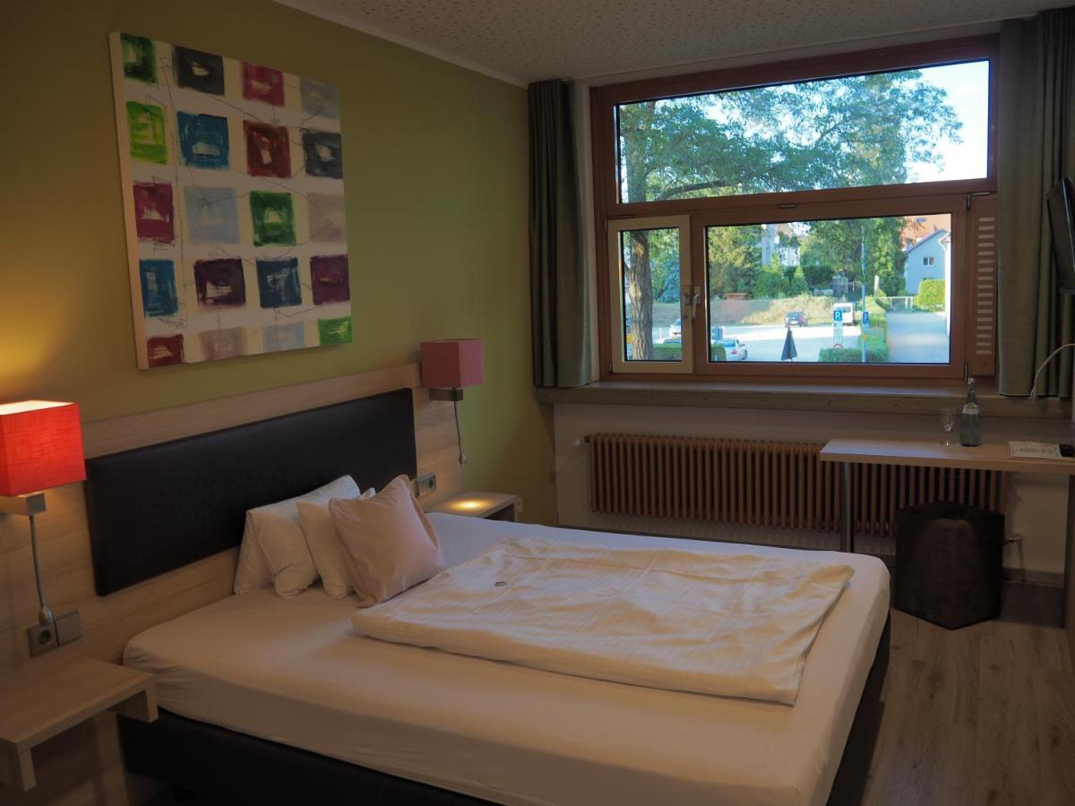 אהינגן Hotel „Zur Linde“ מראה חיצוני תמונה