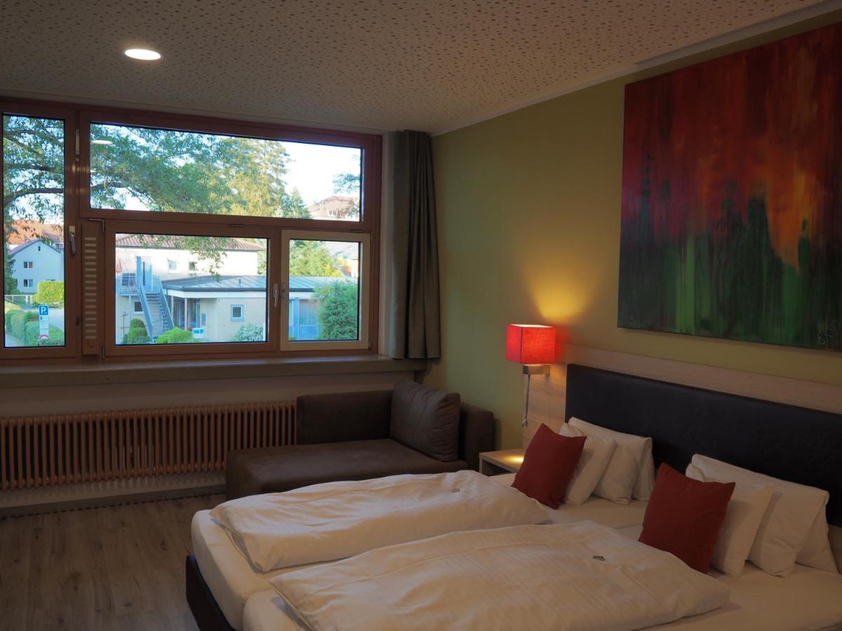 אהינגן Hotel „Zur Linde“ מראה חיצוני תמונה